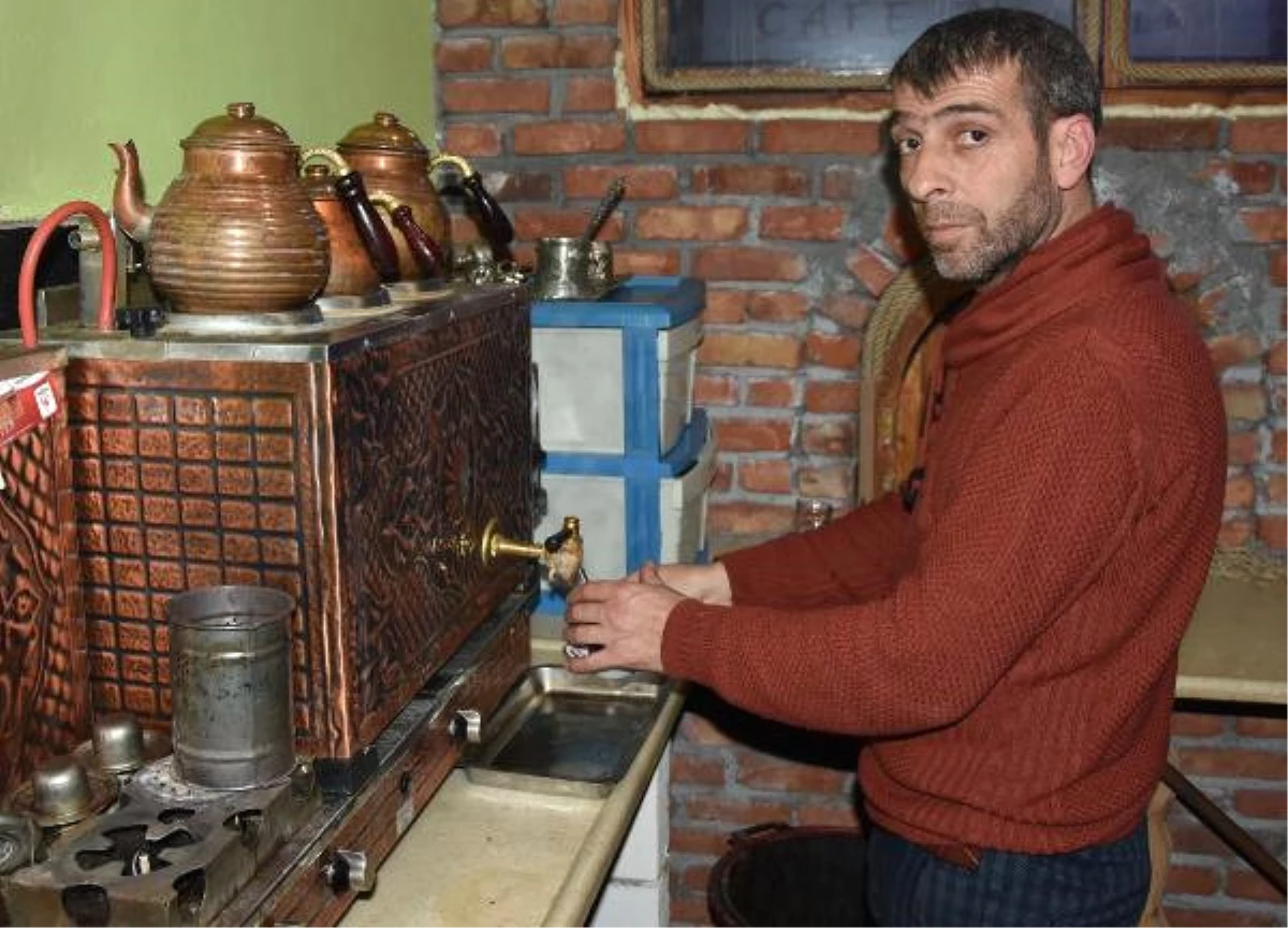 4 Yılda 1 Milyon Lirayı İç Eden Ganyan Talihlisi, Şimdi Çaycılık Yapıyor