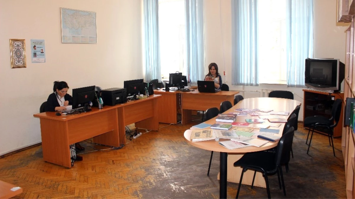 Azerbaycan Devlet Pedagoji Üniversitesi Türk Araştırmaları Merkezi\'ne Donanım Desteği