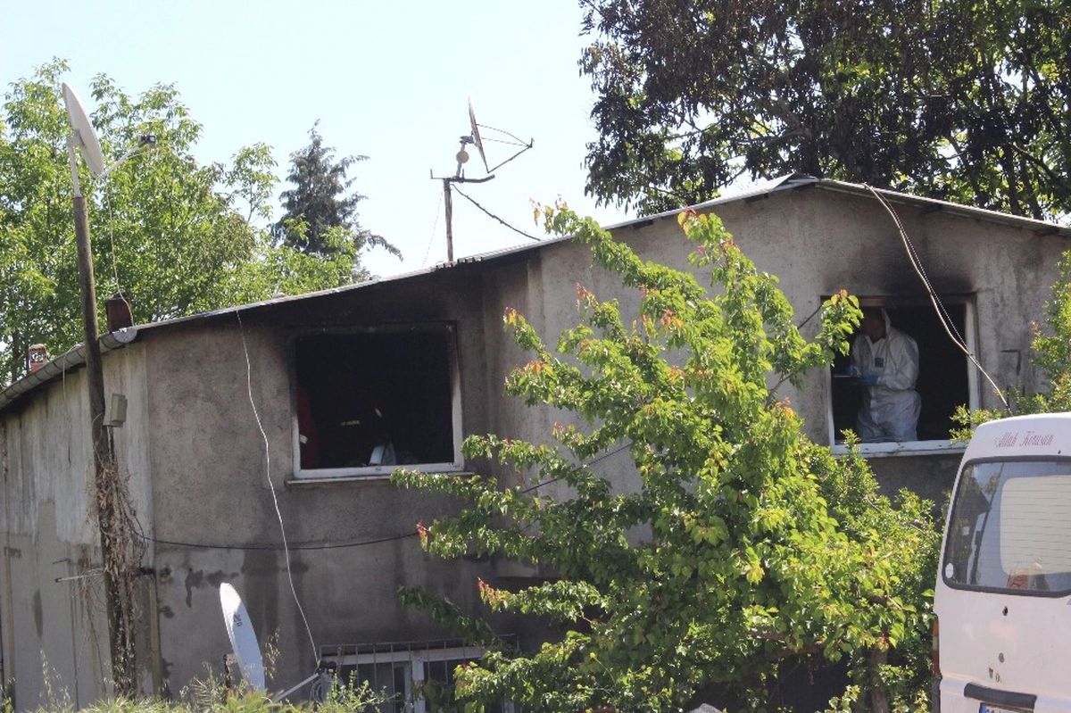 Balıkesir\'de Ev Yangını: 1 Ölü