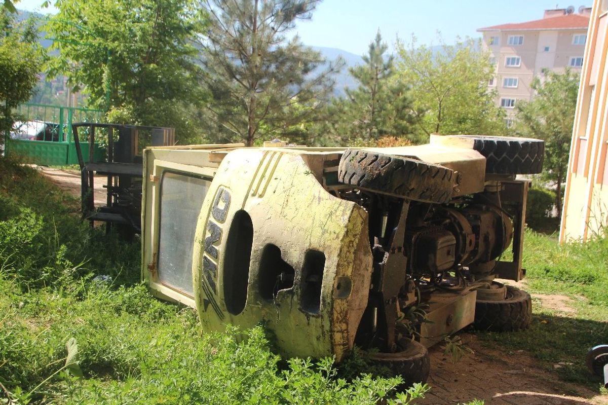 Bilecik\'te Forklift Kazası; 1 Yaralı