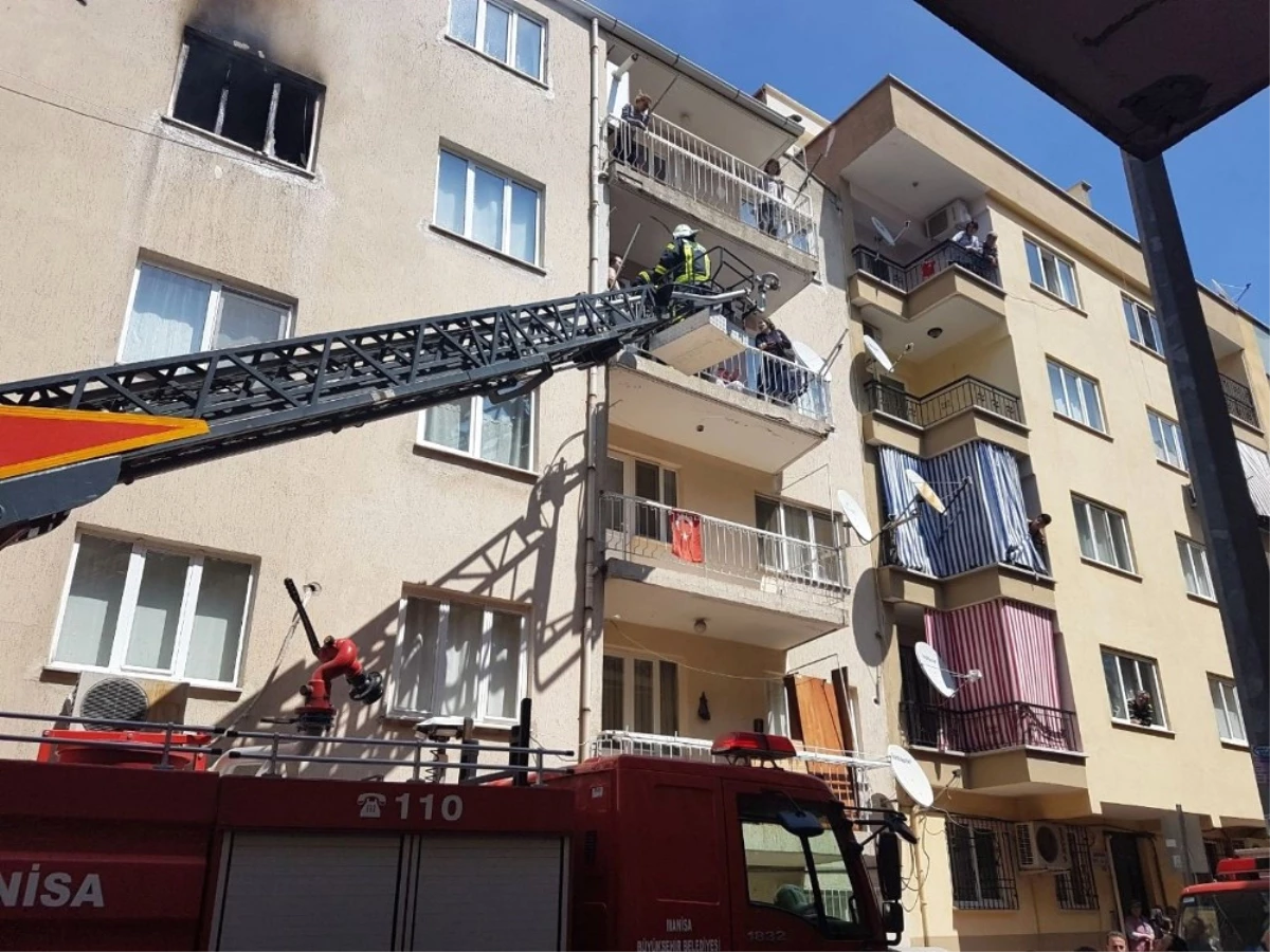 Bursa\'da Apartmanda Yangın