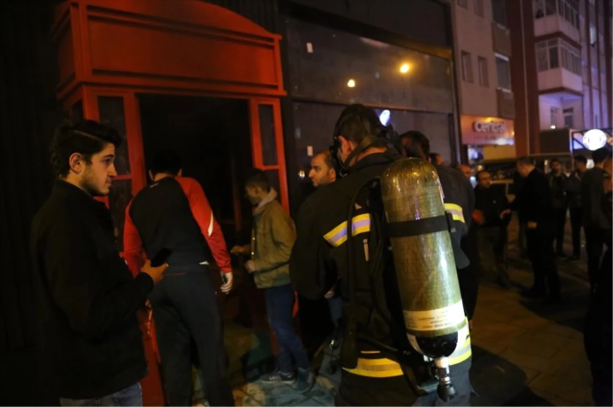 Erzurum\'da Kafede Çıkan Yangın Söndürüldü
