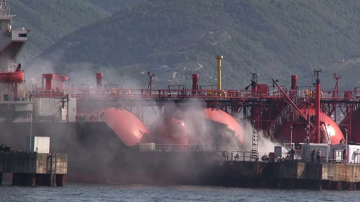Güncelleme İzmit Körfezi\'nde Lpg Tankerinde Yangın