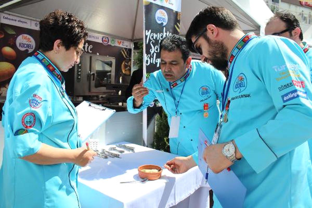 İzmit\'te Yöresel Yemekler Yarıştı