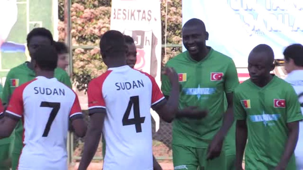 Kocaeli\'deki "Mini Dünya Kupası"Nın Galibi Kamerun