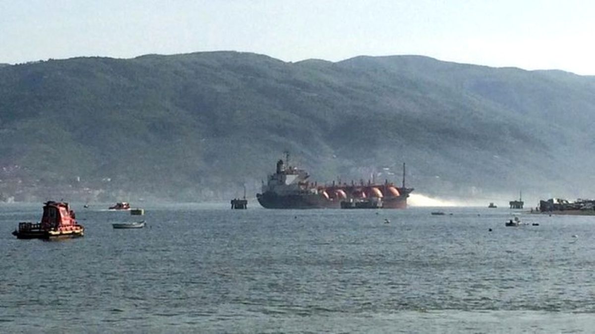Kocaeli Körfezi\'nde Lpg Yüklü Tankerde Yangın Çıktı