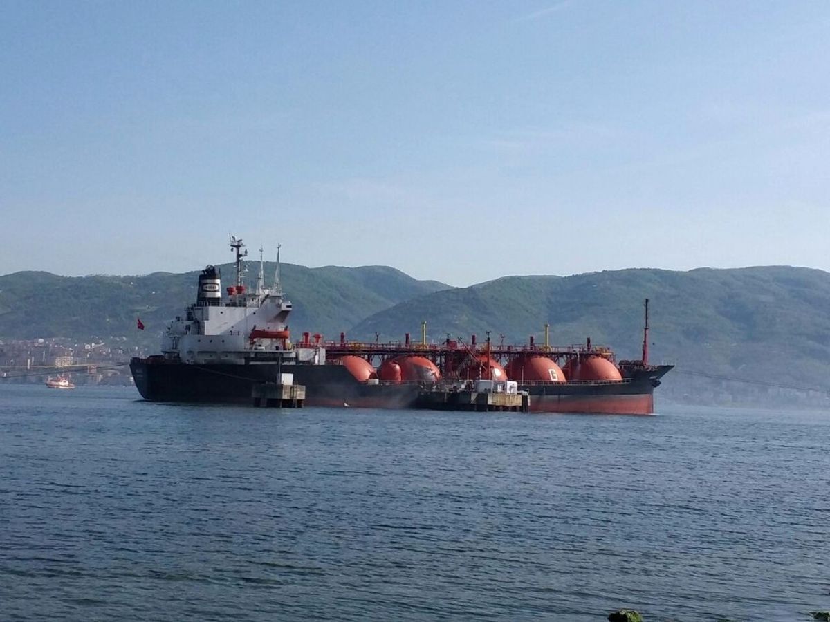 Körfezde Lpg Tankerinde Yangın Çıktı
