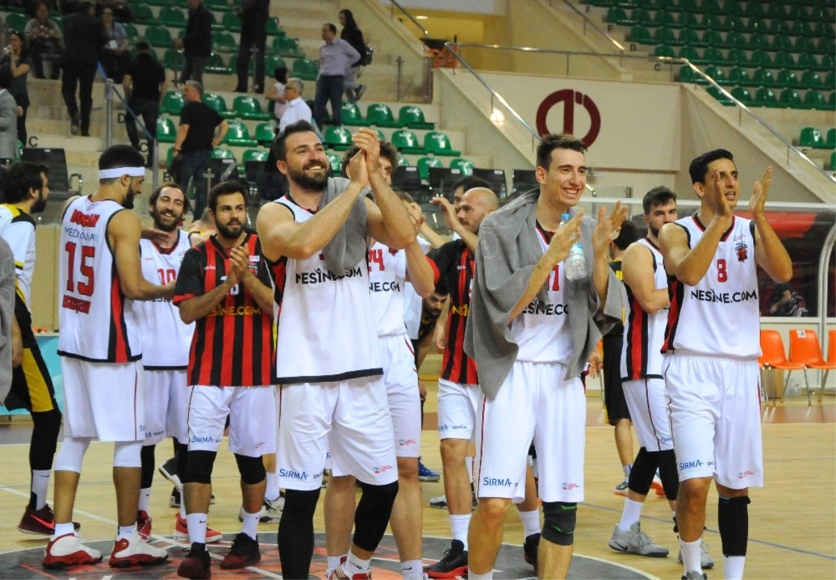 Nesine.com Eskişehir Basket Adım Adım Üst Lige