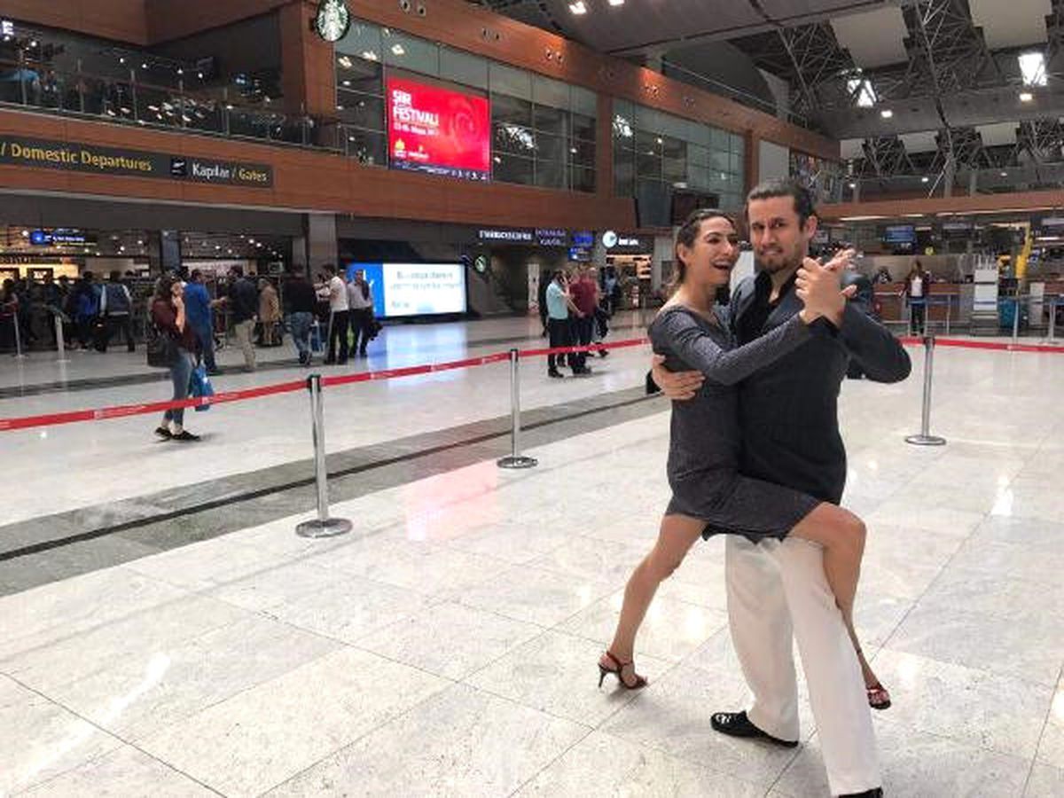 Sabiha Gökçen Havalimanı\'nda Dans Şov