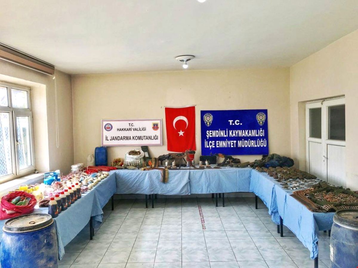 Şemdinli\'de Çok Sayıda Silah ve Mühimmat Ele Geçirildi