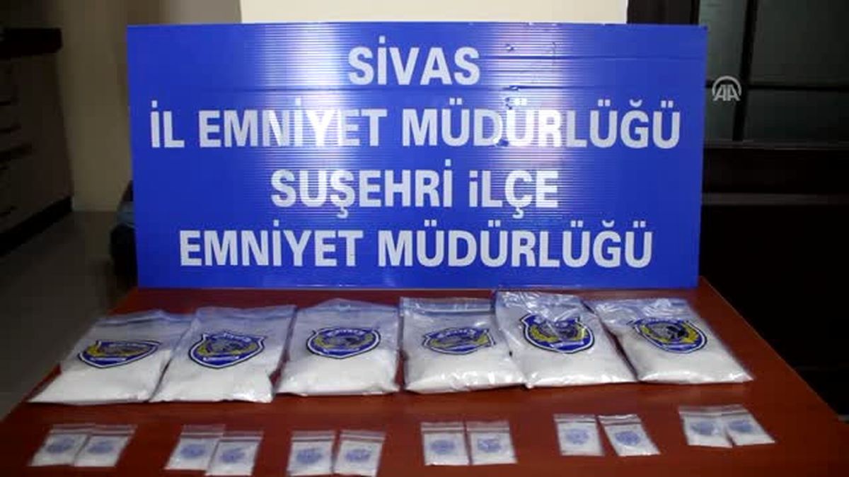 Sivas\'ta 2 Kilogram Metamfetamin Ele Geçirildi