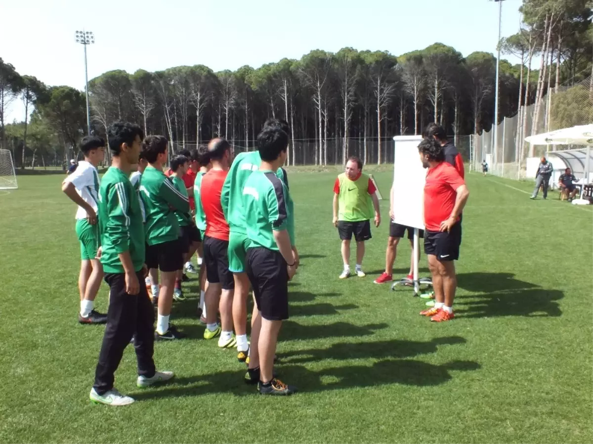 Tff UEFA B- Antrenör Kursu Antalya\'da Yapıldı