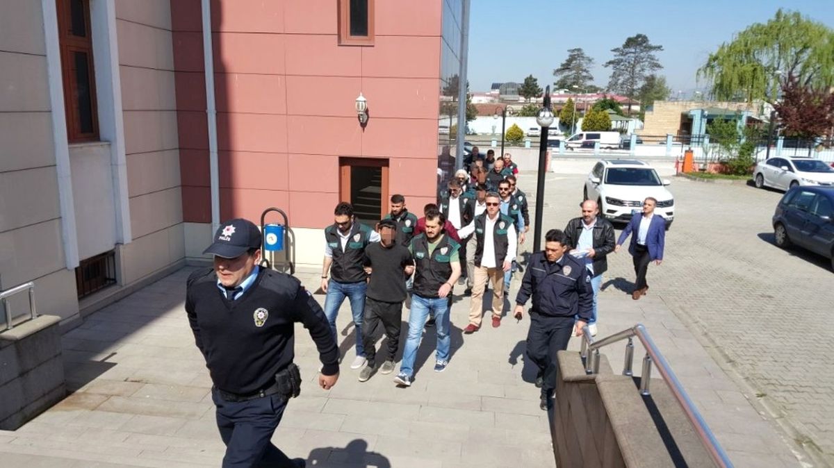 Uyuşturucu Ticareti Suçundan Adliyeye Sevk Edilen 6 Kişi Tutuklandı