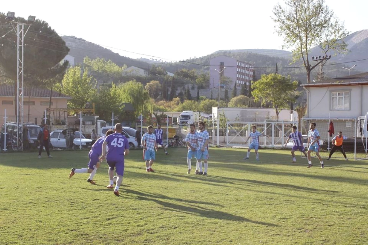 Vezirhan\'da Futbol Turnuvası Tertip Komitesinden Oyunculara Ceza Yağdı
