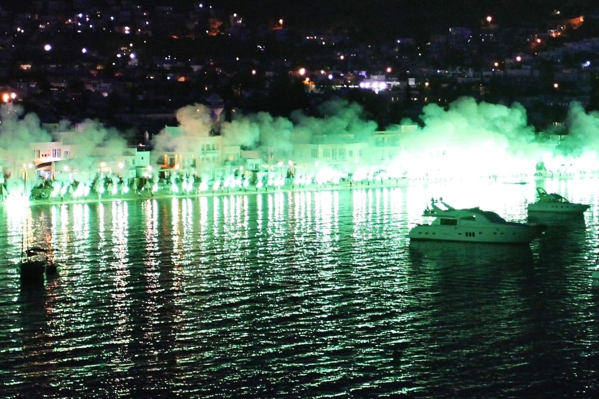 1931 Meşale Yakarak Geceyi Gündüze Çevirdiler