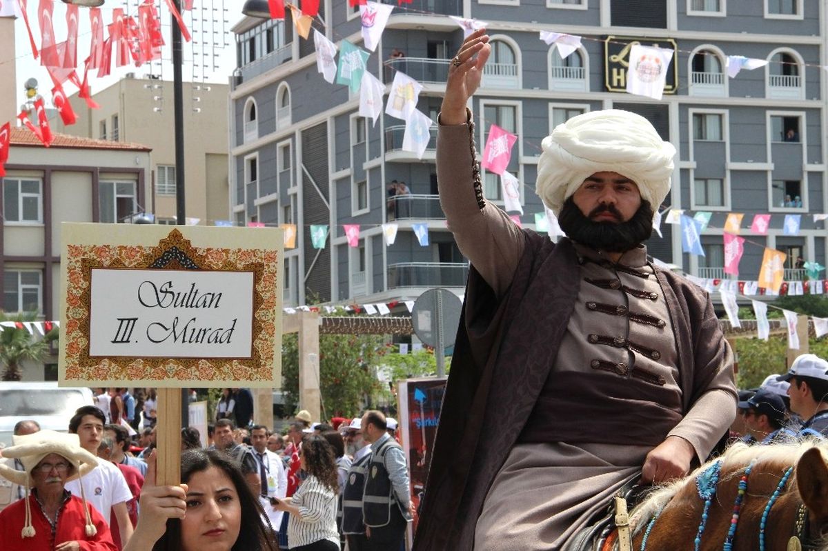 477. Mesir Macunu Festivali Kortej Yürüyüşüyle Başladı