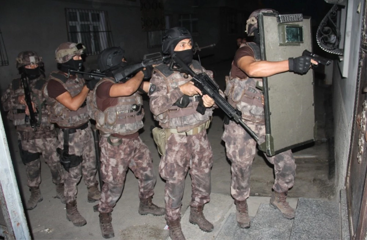 Zehir Tacirlerine 750 Polisle 136 Adrese Eş Zamanlı Operasyon!