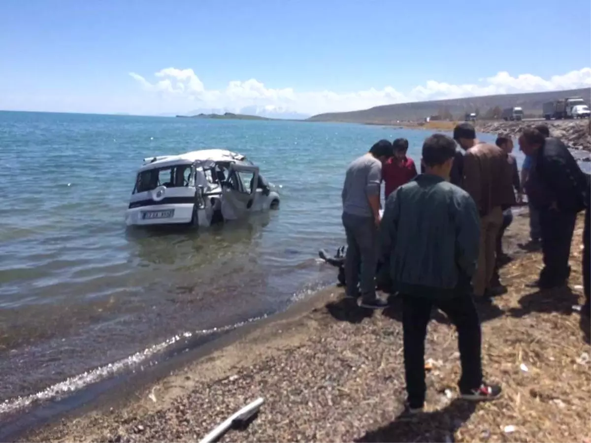 Bitlis\'te Trafik Kazası: 1 Ölü, 3 Yaralı