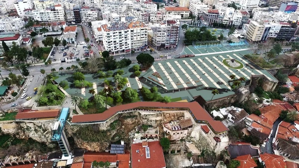 Cumhuriyet Meydanı\'nda Çalışmalar Başladı