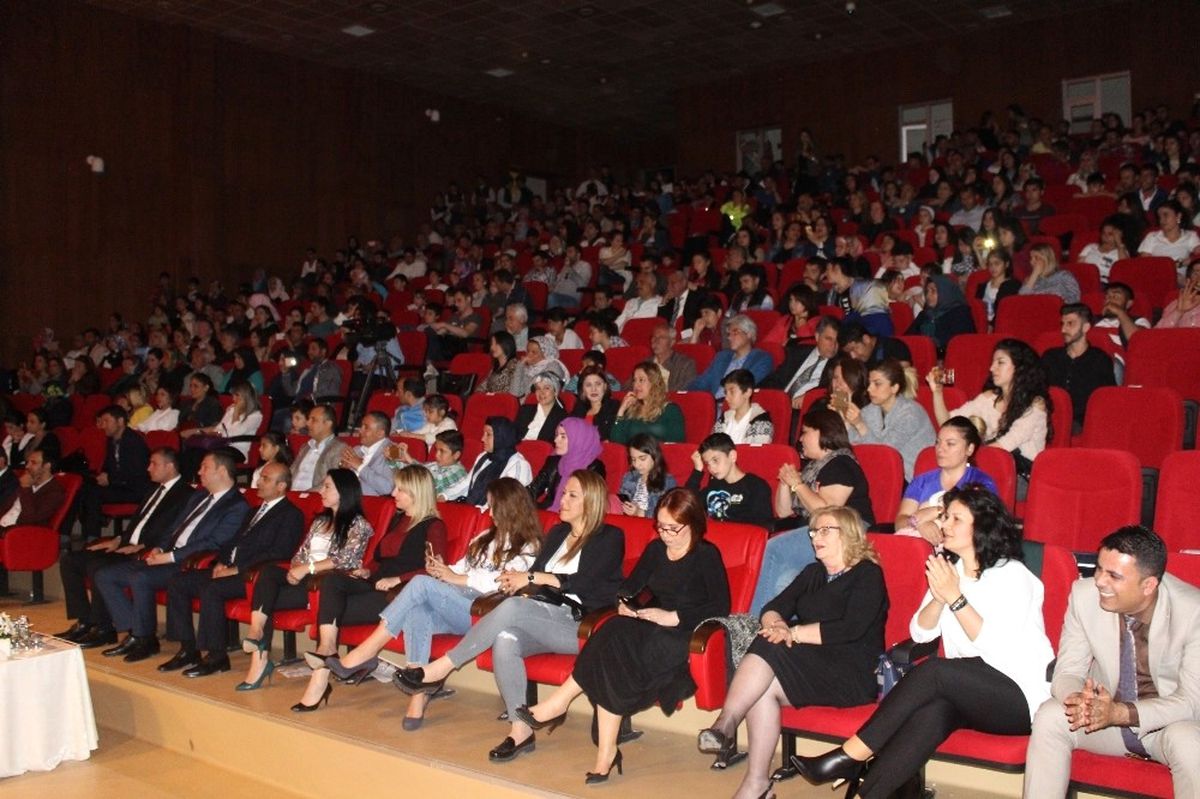 Diyarbakır ve İzmir Hem\'den Eyvan Gösterisi