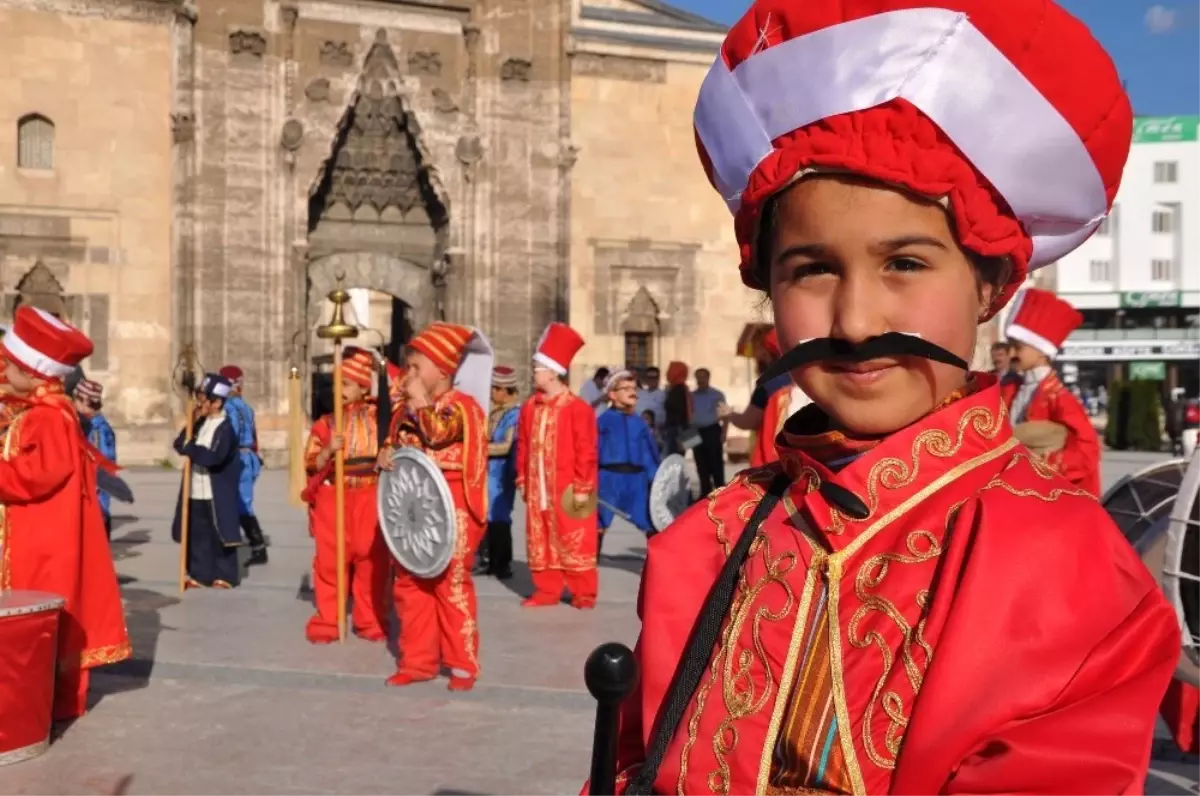 Miniklerin Mehter Takımı Büyüledi