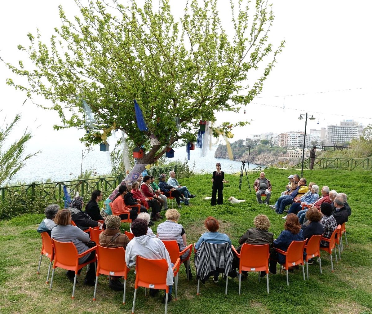 Muratpaşa\'da Yaşlılara Masallar