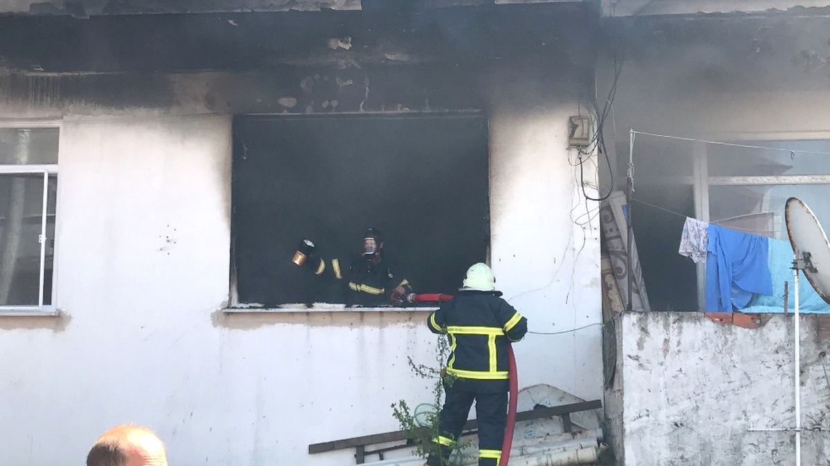 Patlayan Televizyon Evi Kül Etti