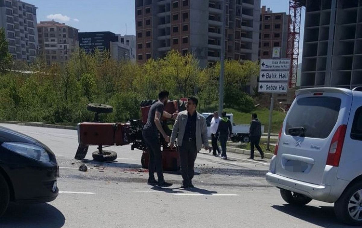 Samsun\'da Trafik Kazası: 1 Ölü, 2 Yaralı
