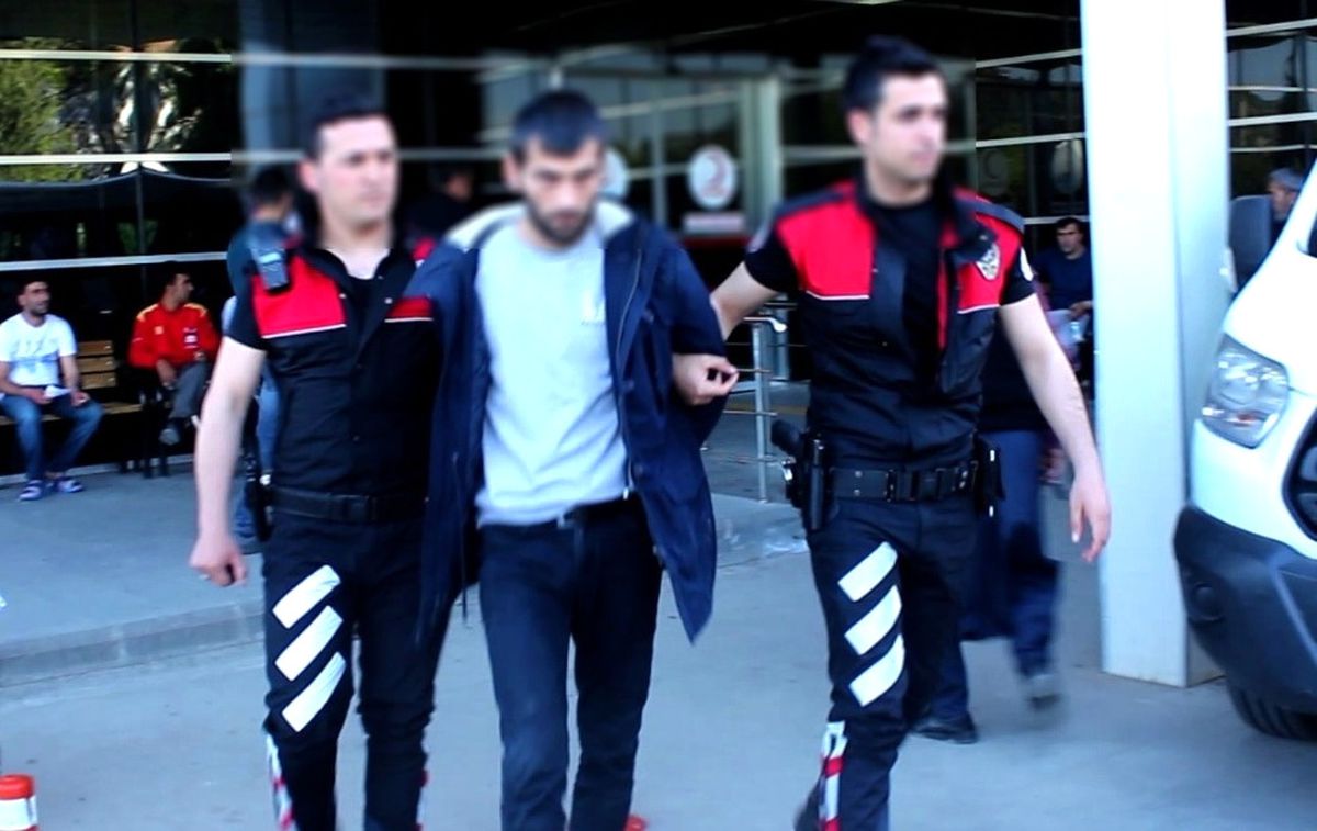 Sekiz Ayrı Suçtan Aranan Şahıs Yakalandı