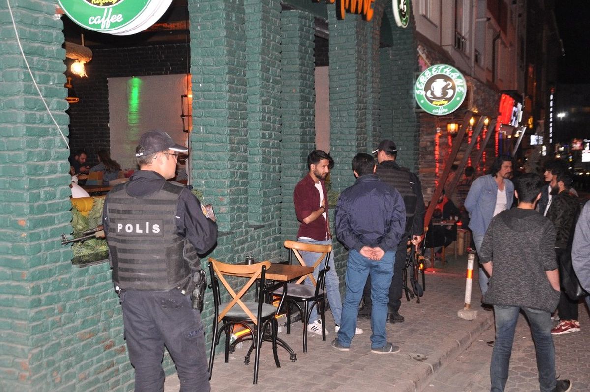 Sivas\'ta 527 Polisle Güven Huzur Operasyonu