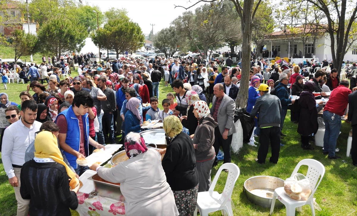 Suluca\'daki Hayır Yemeğine 4 Bin Kişi Katıldı