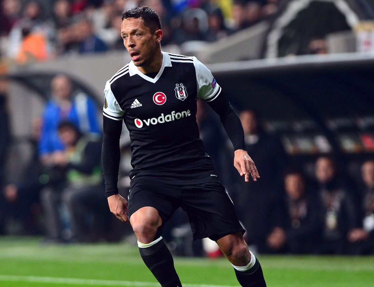 Adriano\'nun Kitabı Yazıldı
