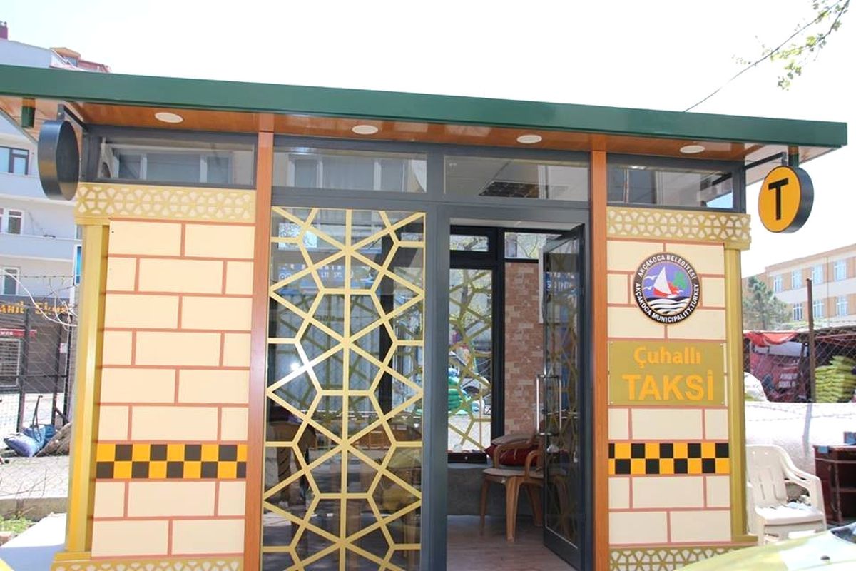 Akçakoca\'da Taksi Durakları Modern Hale Geldi