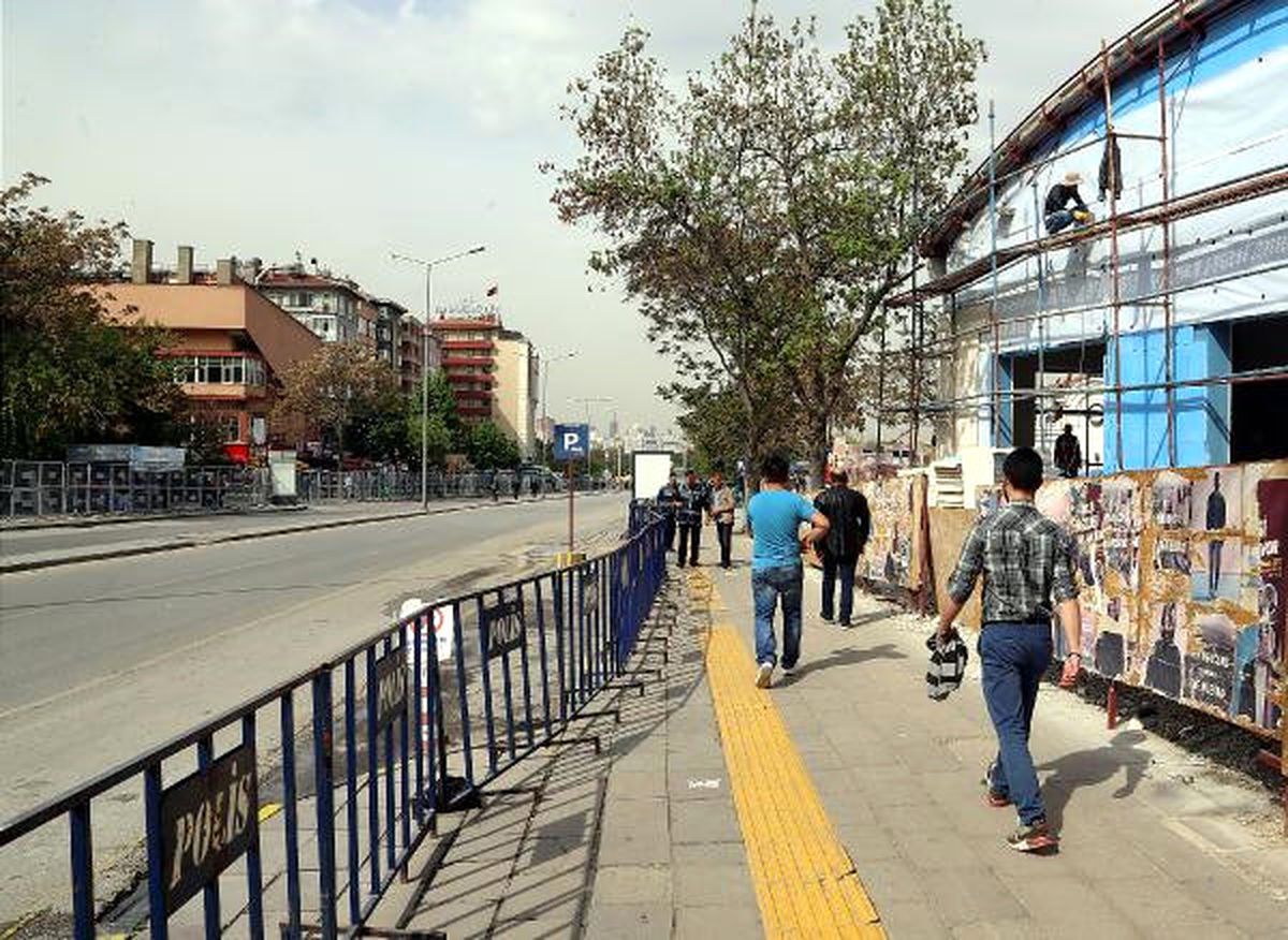 Ankara\'da \'1 Mayıs\' Önlemleri; 4 Bin 500 Polis Görev Aldı