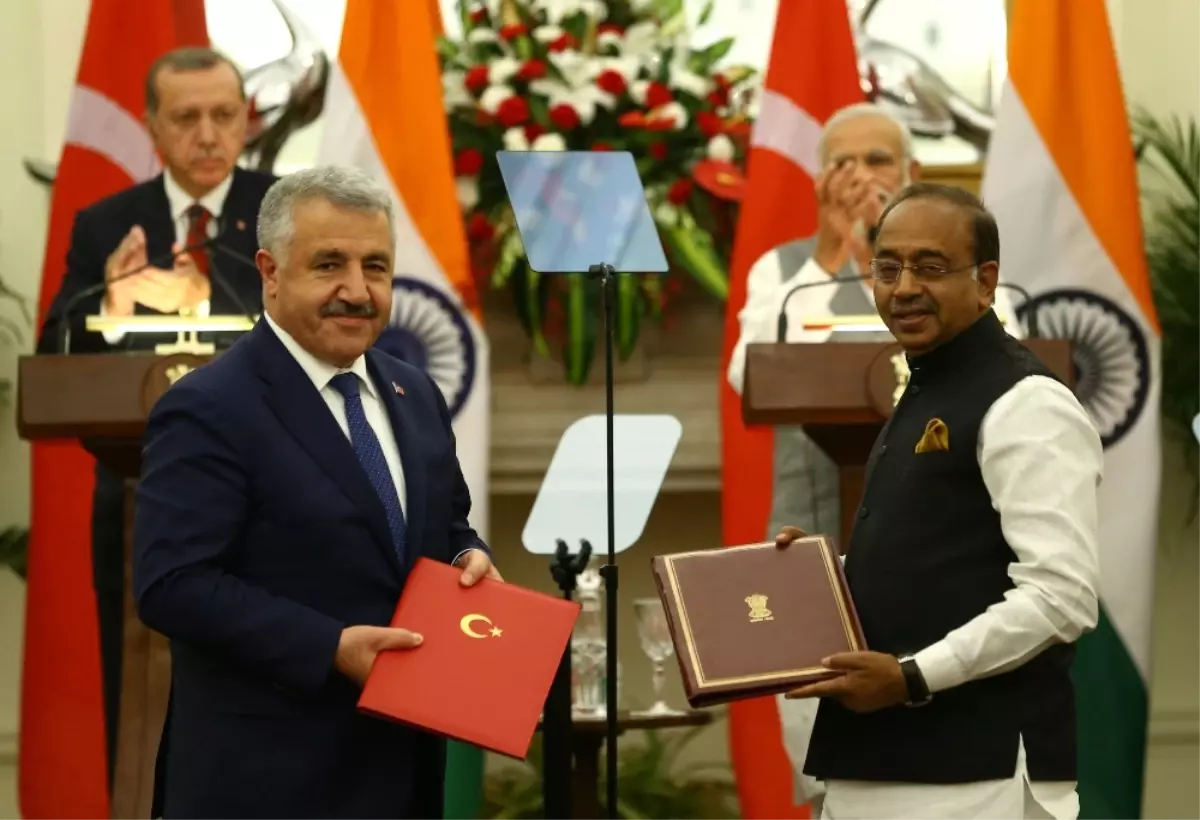 Bakan Arslan Hindistan\'da Mutabakat Zaptı\'na Imza Attı