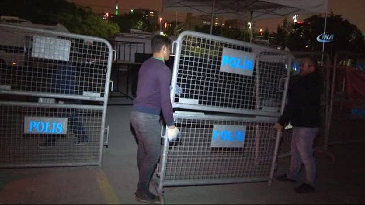 Bakırköy\'de 1 Mayıs Kutlamaları İçin Hazırlıklar Sürüyor
