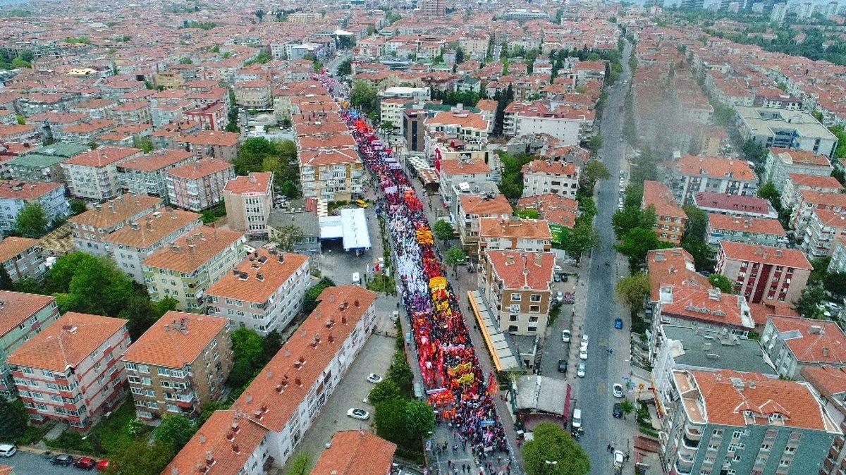 Bakırköy\'de 1 Mayıs Kutlamalarına Giden Gruplar Havadan Görüntülendi