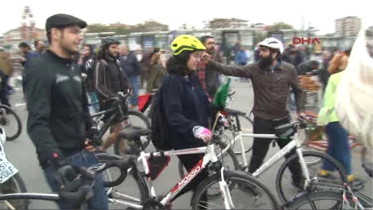 Bakırköy\'de Alana Giremeyen Bisikletlilerden Protesto