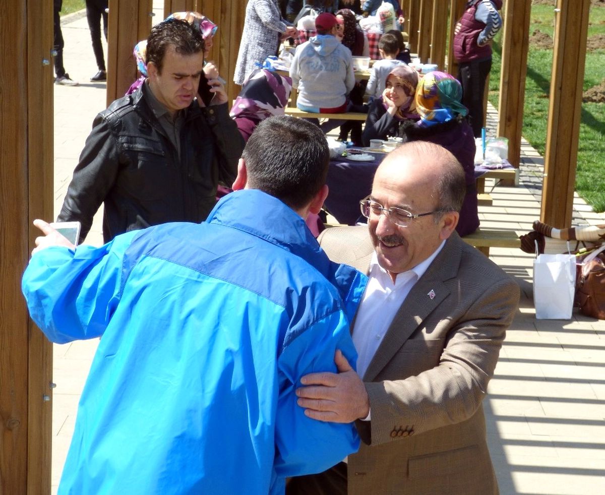 Başkan Gümrükçüoğlu, Sera Gölü\'ndeki Tesisleri İnceledi