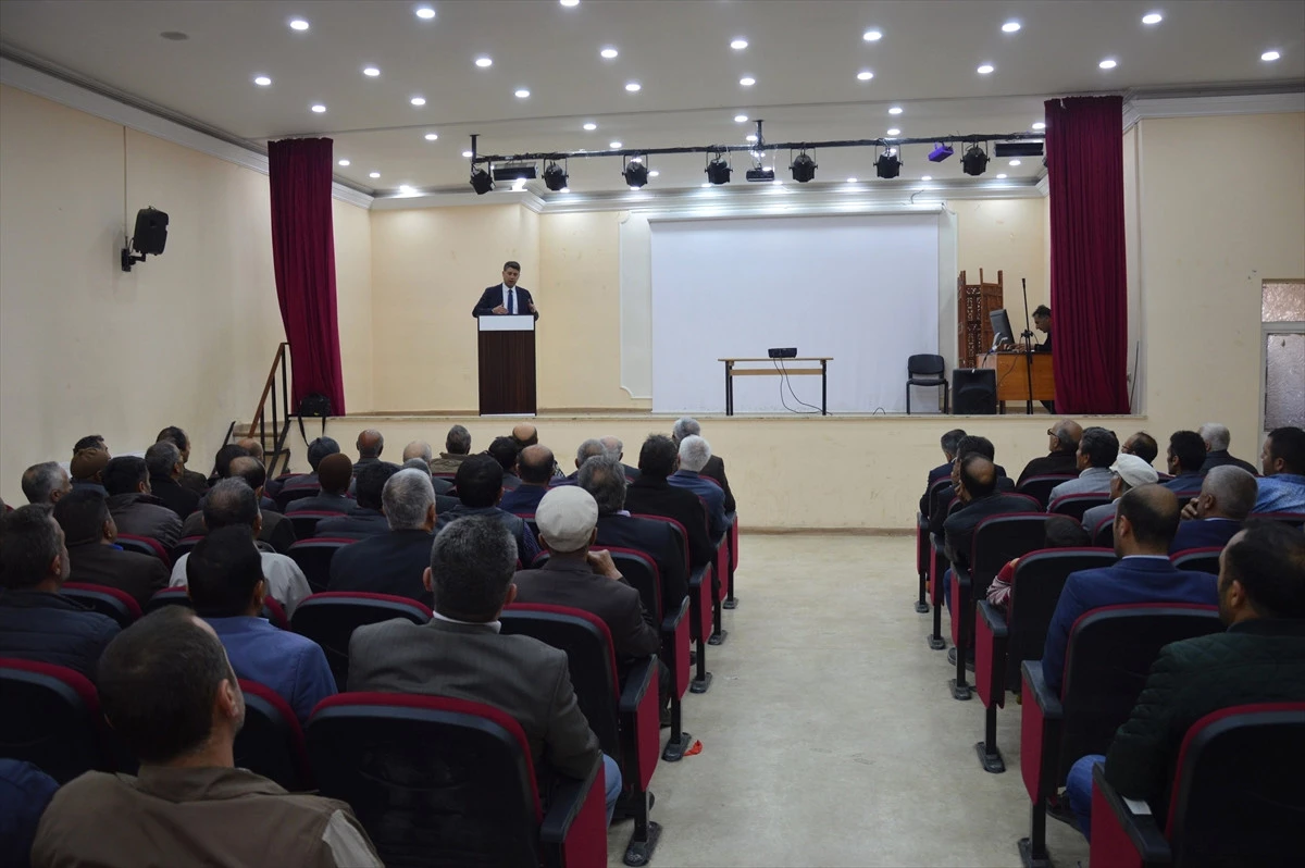 Belediye Başkan Vekili Akhan, Muhtarlarla Bir Araya Geldi
