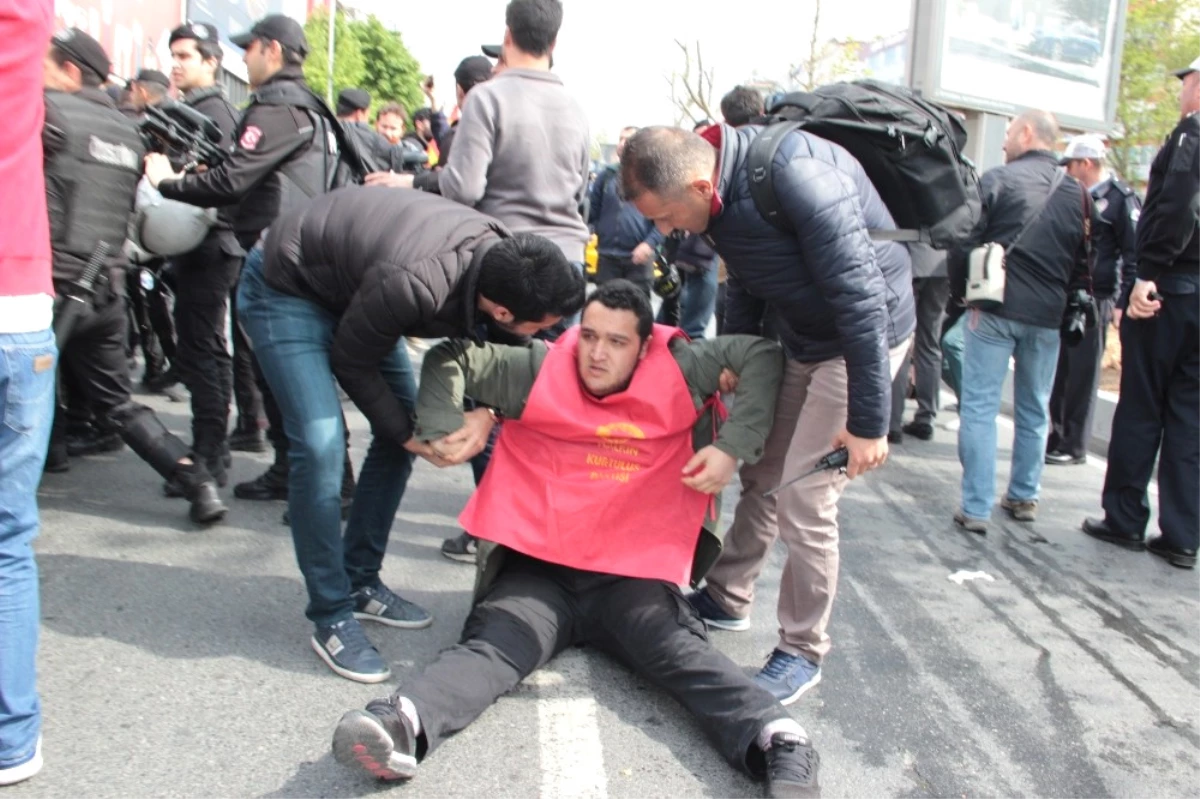 Beşiktaş\'tan Taksim\'e Yürümek İsteyen Gruba Müdahale