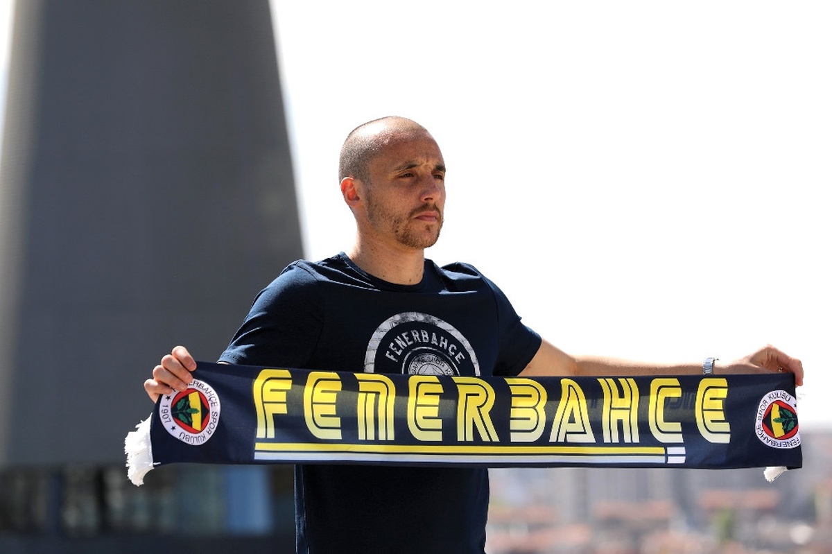 Chahechouhe: Fenerbahçe\'de Oynamaktan Gurur Duyuyorum