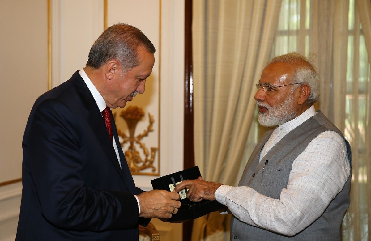 Cumhurbaşkanı Erdoğan\'a Hindistan\'da Anlamlı Hediye