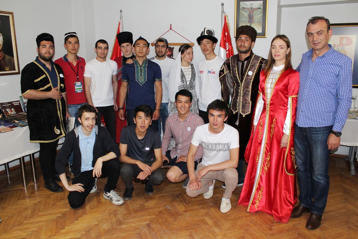 Dünya; Abhazyalı öğrencilere sahip çıktı