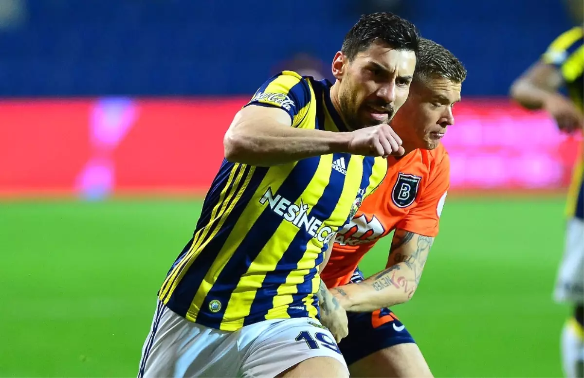 Fenerbahçe\'de Derbi Öncesi Şener Şoku