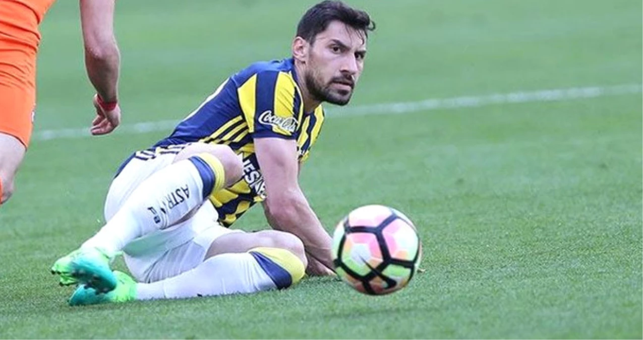 Fenerbahçe\'de Şener Özbayraklı, Sakatlığı Nedeniyle Derbide Oynayamayacak