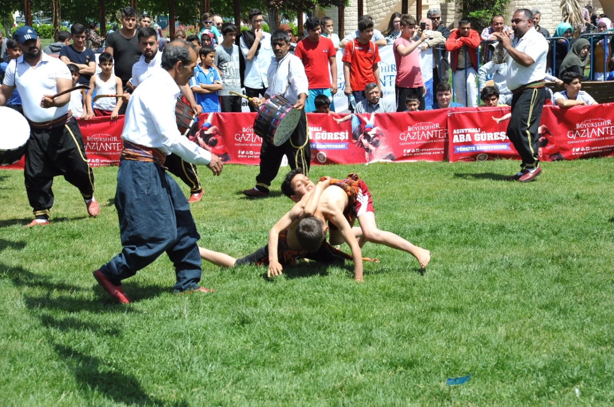 Gaziantep\'te Aşırtmalı Aba Güreşi Türkiye Şampiyonası