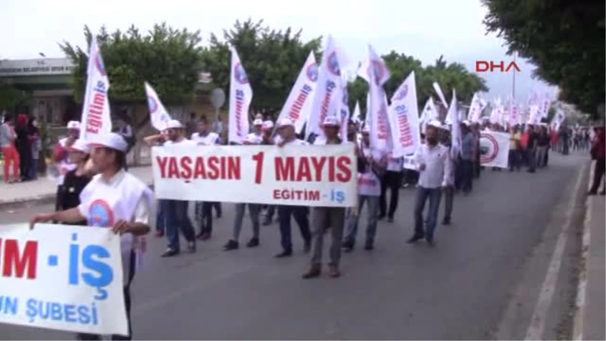 Hatay\'ın Iskenderun Ilçesi\'nde 1 Mayıs Işçi Bayramı Düzenlenen Etkinliklerle Kutlandı.