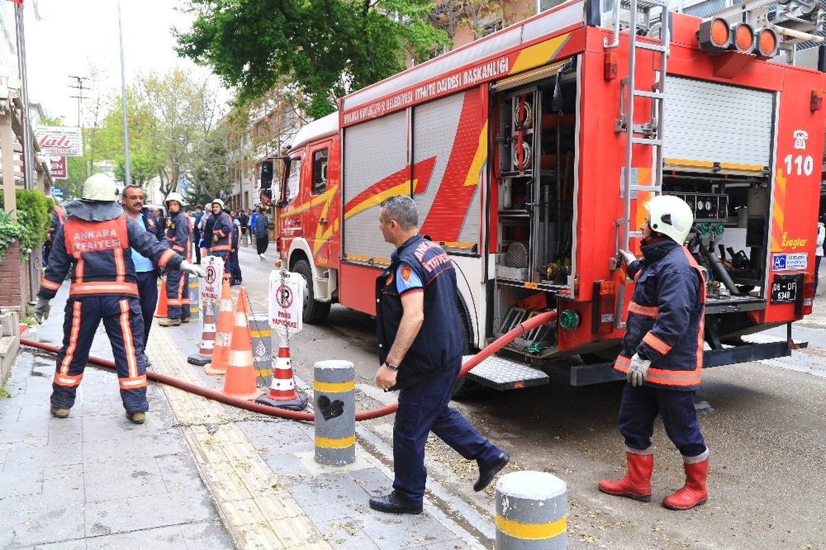 İçişleri Bakanlığı Ek Hizmet Binası Yanında Yangın Paniği