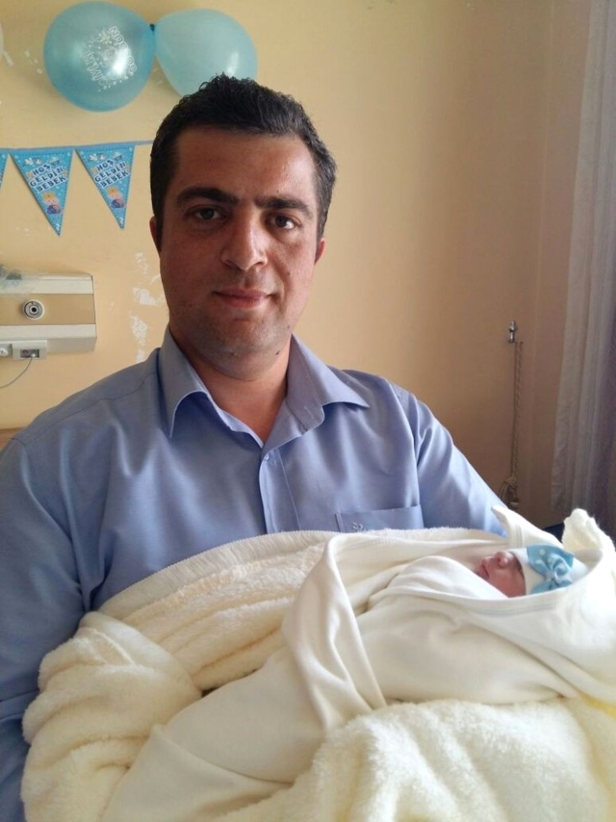 İha Muhabirinin Bebek Sevinci